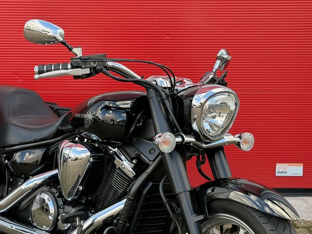 yamaha - xvs-1300-a-midnight-star