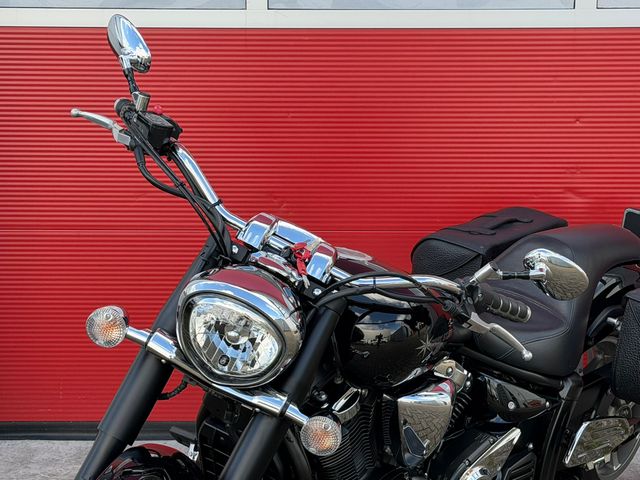 yamaha - xvs-1300-a-midnight-star