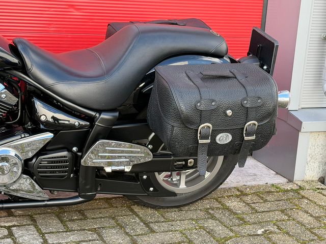 yamaha - xvs-1300-a-midnight-star