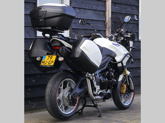 triumph - tiger-1050