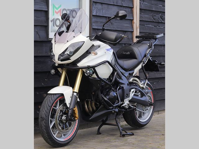 triumph - tiger-1050