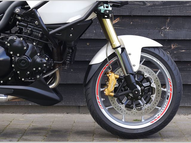 triumph - tiger-1050