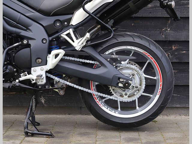 triumph - tiger-1050