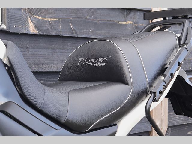 triumph - tiger-1050