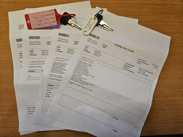 triumph - tiger-1050