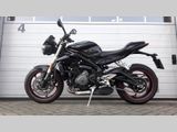 TRIUMPH STREET TRIPLE S