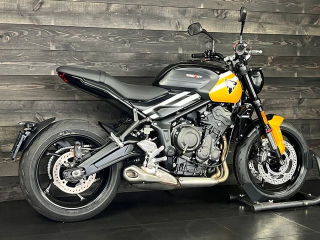 triumph - trident-660
