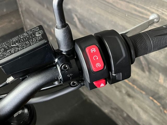 triumph - trident-660