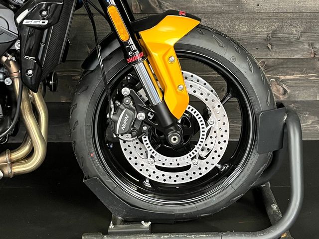 triumph - trident-660