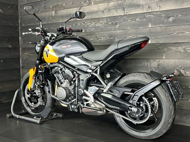 triumph - trident-660