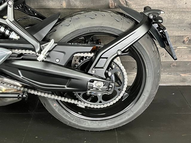 triumph - trident-660