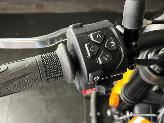 triumph - trident-660