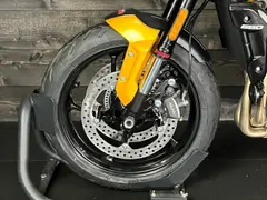 Triumph Trident 660 2025 Cosmic Yellow 2026 nieuw – foto 11 van 16