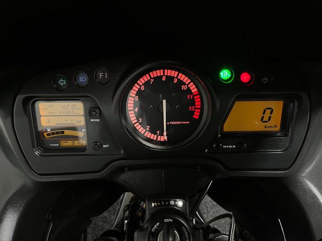 honda - cbr-1100--xx-super-blackbird