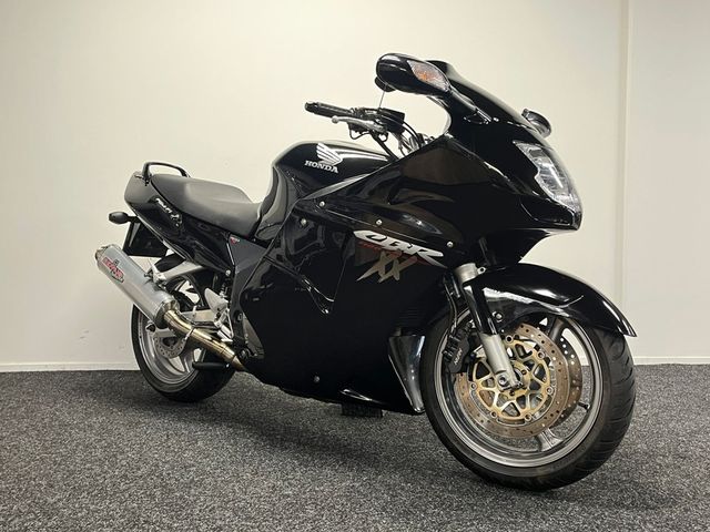 honda - cbr-1100--xx-super-blackbird