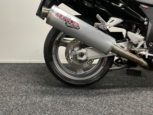 honda - cbr-1100--xx-super-blackbird