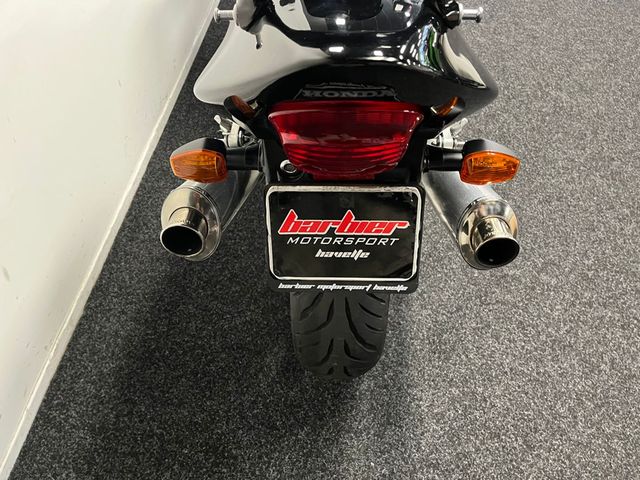 honda - cbr-1100--xx-super-blackbird