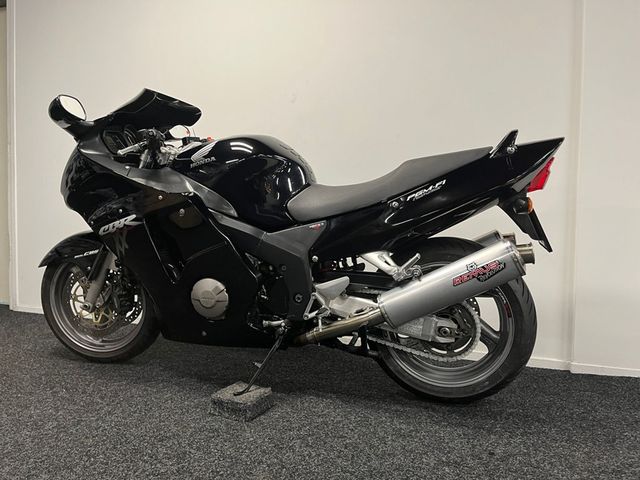 honda - cbr-1100--xx-super-blackbird