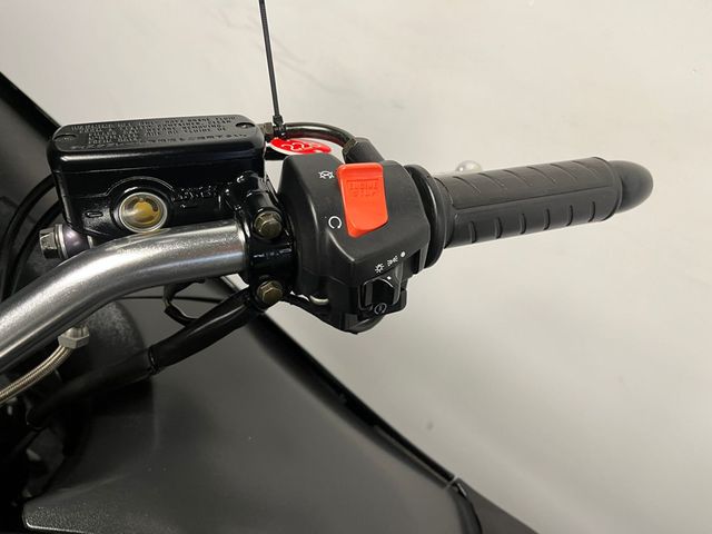 honda - cbr-1100--xx-super-blackbird