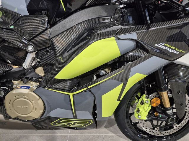 ducati - panigale-v4-lamborghini