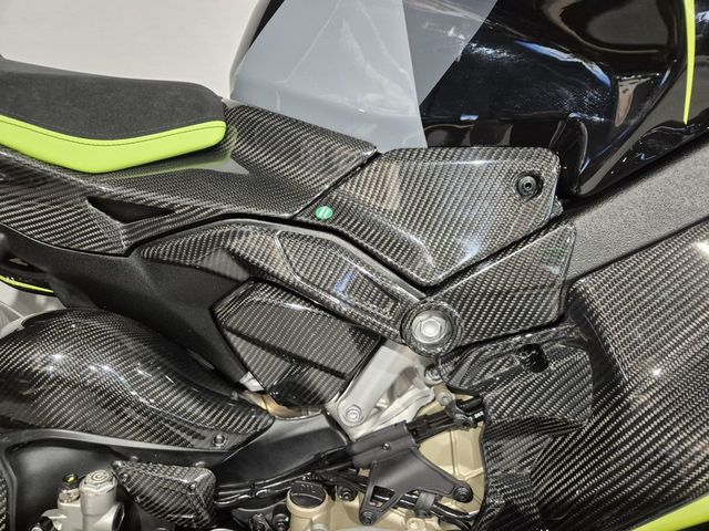 ducati - panigale-v4-lamborghini