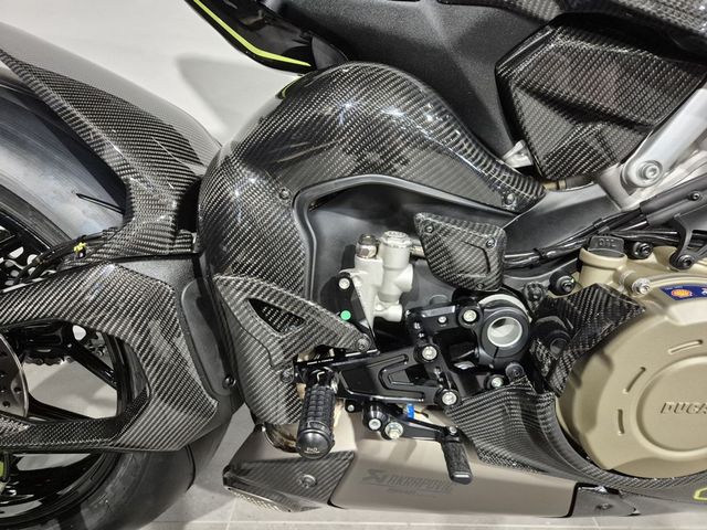 ducati - panigale-v4-lamborghini