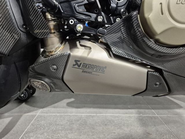 ducati - panigale-v4-lamborghini