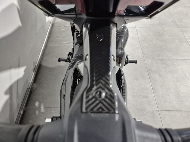 ducati - panigale-v4-lamborghini