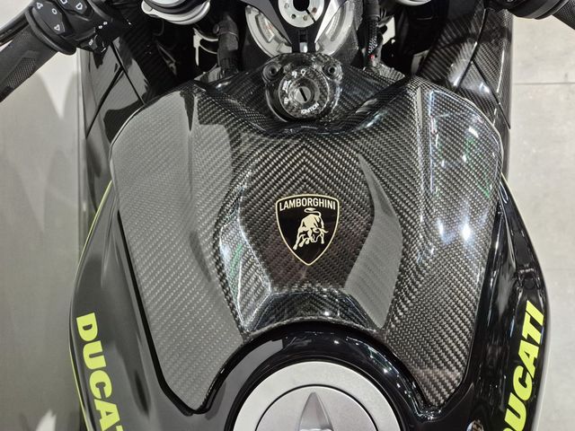 ducati - panigale-v4-lamborghini