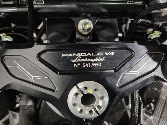 ducati - panigale-v4-lamborghini
