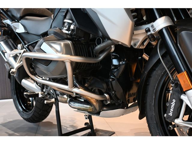 bmw - r-1250-gs-triple-black