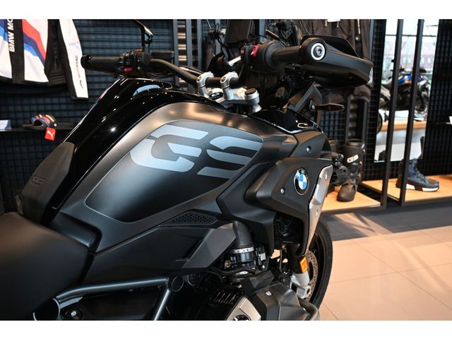 bmw - r-1250-gs-triple-black