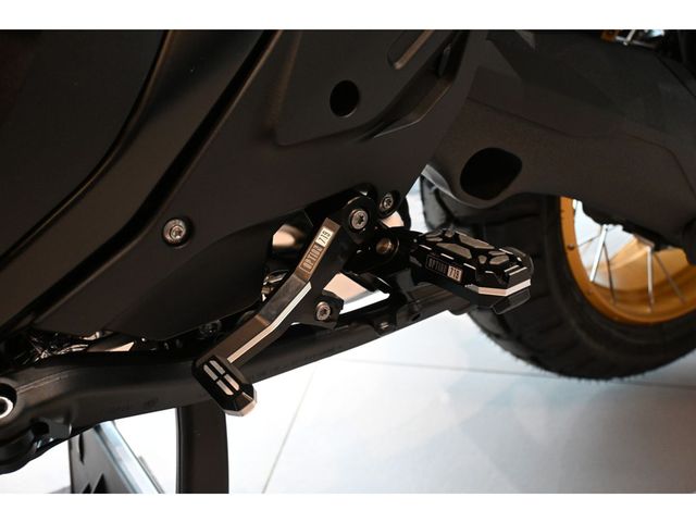 bmw - r-1300-gs-adventure-aurum-edition
