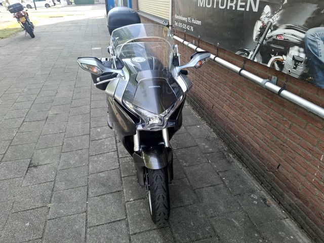 honda - vfr-1200-f-dct-c-abs