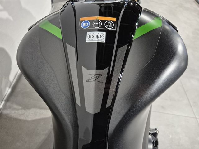 kawasaki - z1100-se