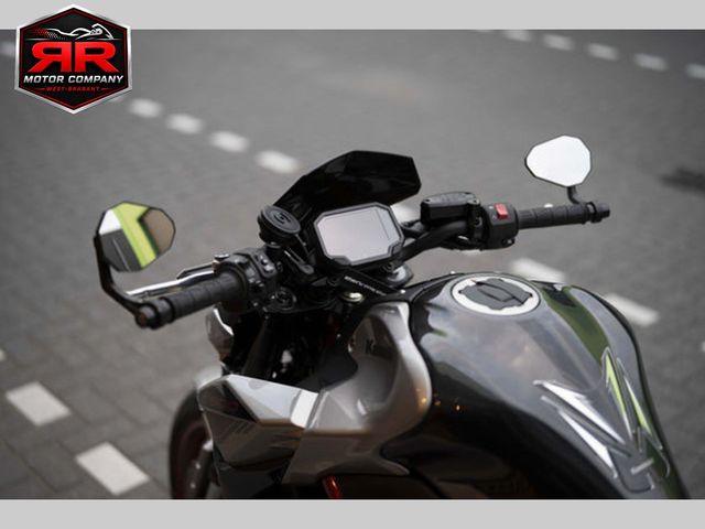 kawasaki - z900