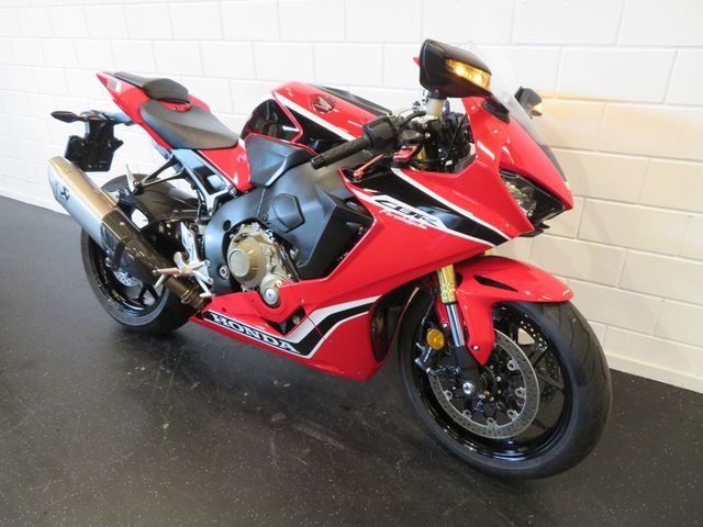 honda - cbr-1000-rr-fireblade