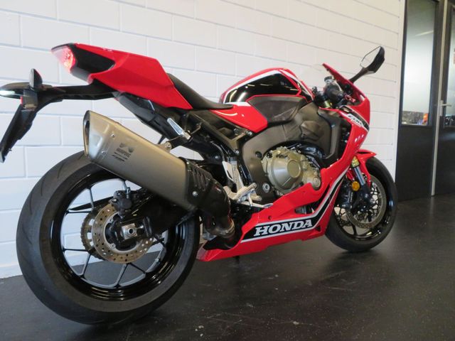 honda - cbr-1000-rr-fireblade