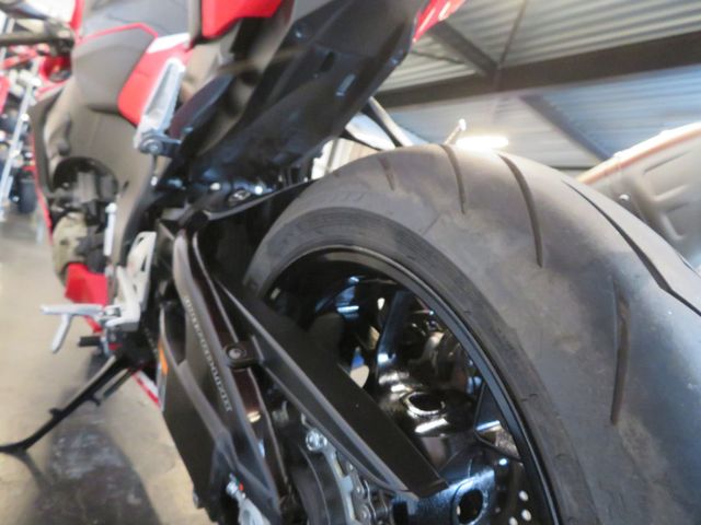honda - cbr-1000-rr-fireblade