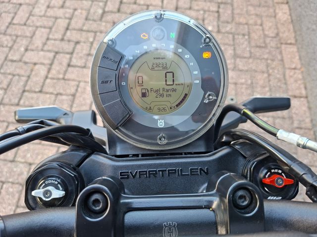 husqvarna - svartpilen-401