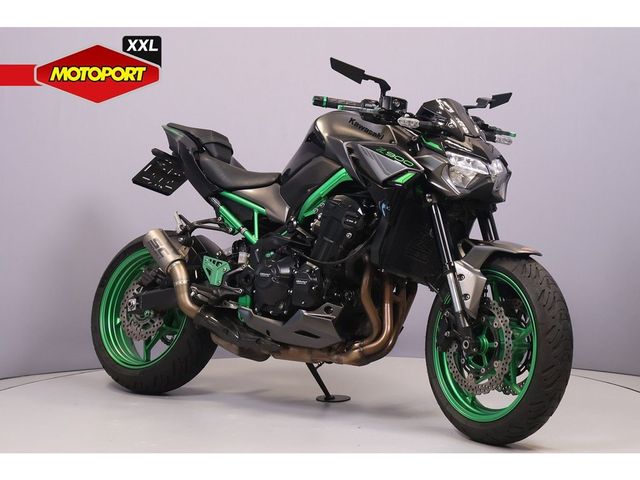 kawasaki - z900