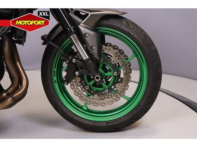 kawasaki - z900
