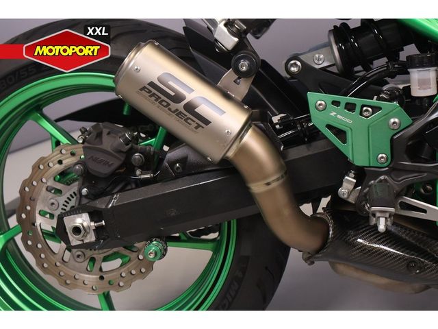 kawasaki - z900