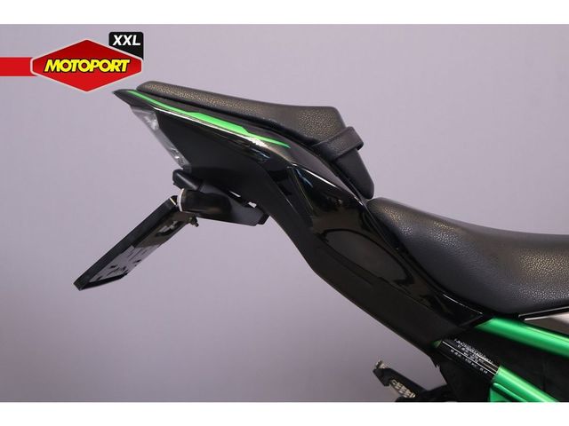 kawasaki - z900