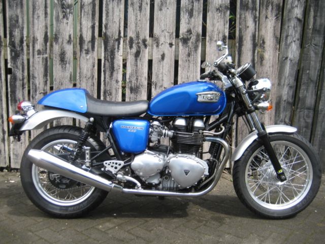 triumph - thruxton-900