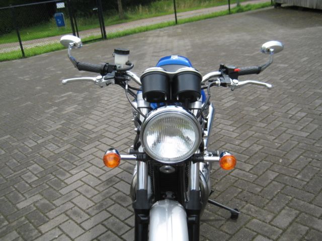 triumph - thruxton-900