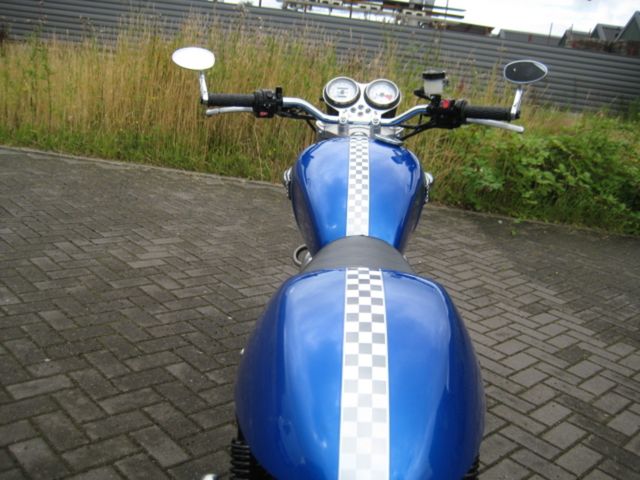 triumph - thruxton-900