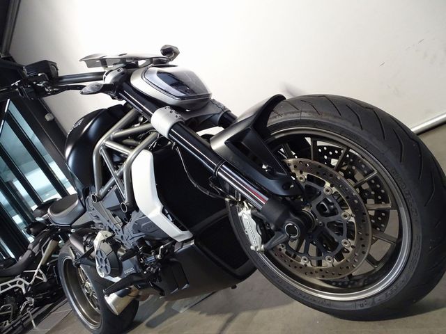 ducati - xdiavel