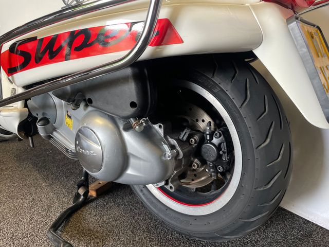 vespa - gts-300-super-sport