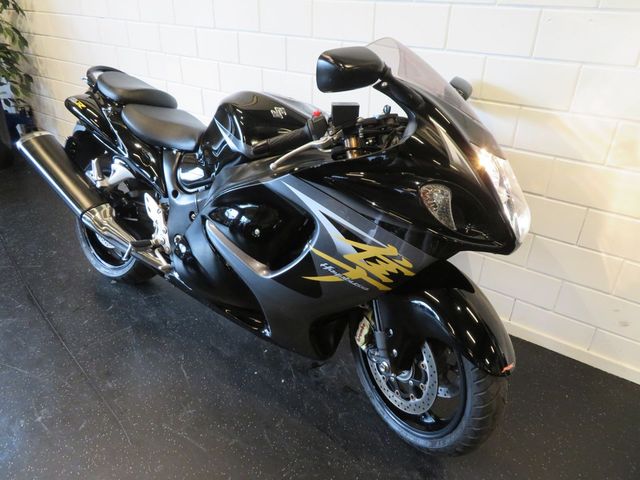 suzuki - gsx-r-1300-hayabusa